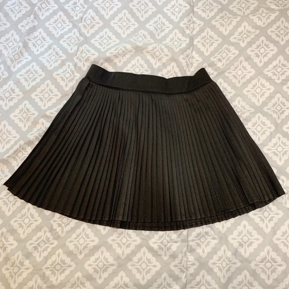 🍓Forever 21 Black Pleated Mini Skirt